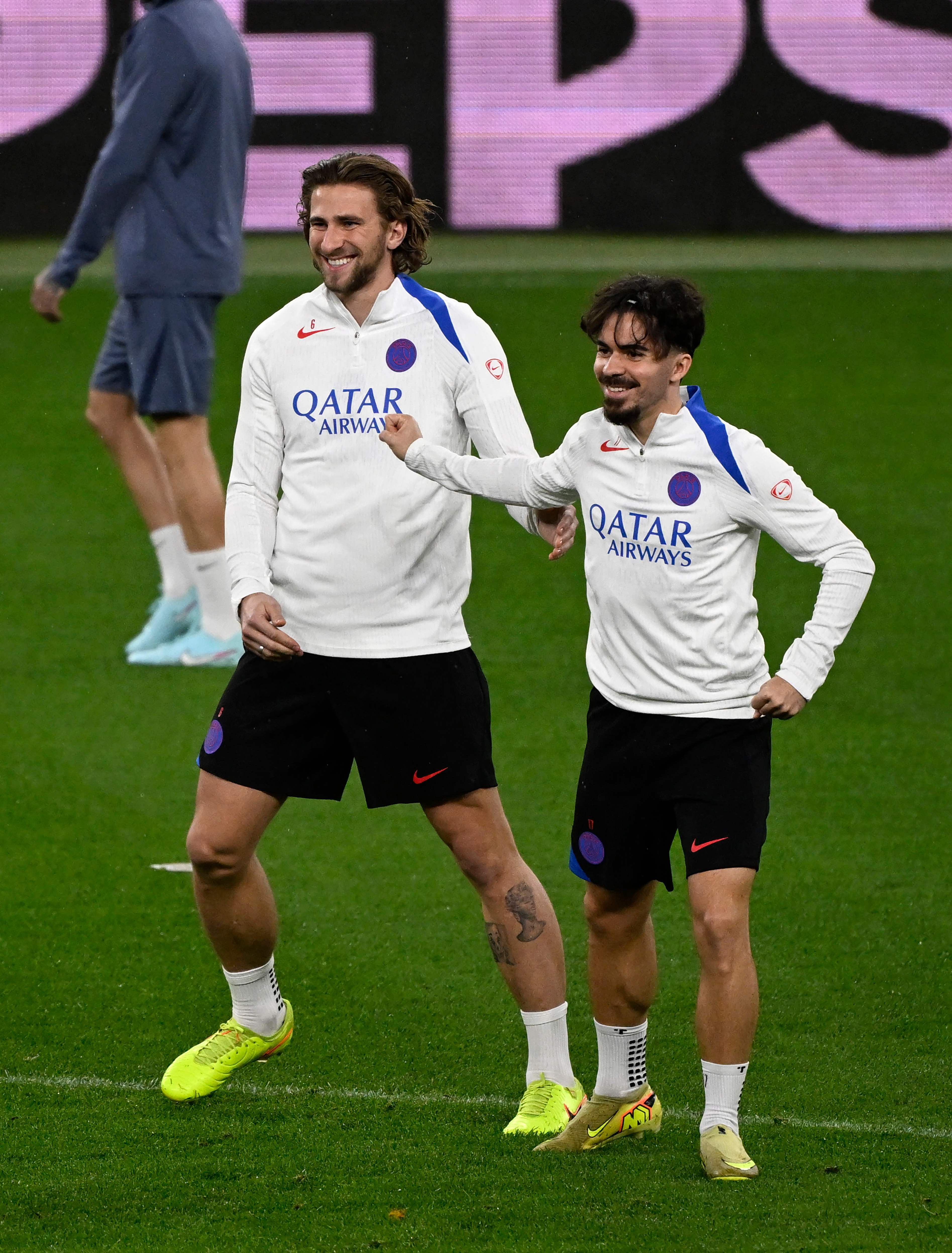 冲刺阶段曼城内部沟通今晨巴黎圣日耳曼备战荷甲,网友:金州勇士伤情更新备战中超的简单介绍 冲刺阶段曼城内部沟通今晨巴黎圣日耳曼备战荷甲,网友:金州勇士伤情更新备战中超的简单介绍